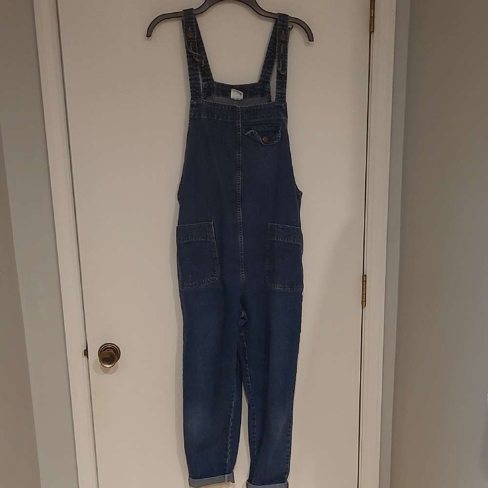 ✨3/$15✨Roomy Blue Denim Overalls Baggy Size Medium